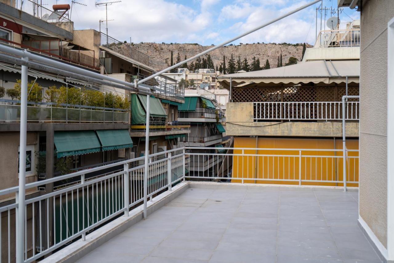 Appartamento Athens Hideout Apt, Big Rooftop With City View Esterno foto