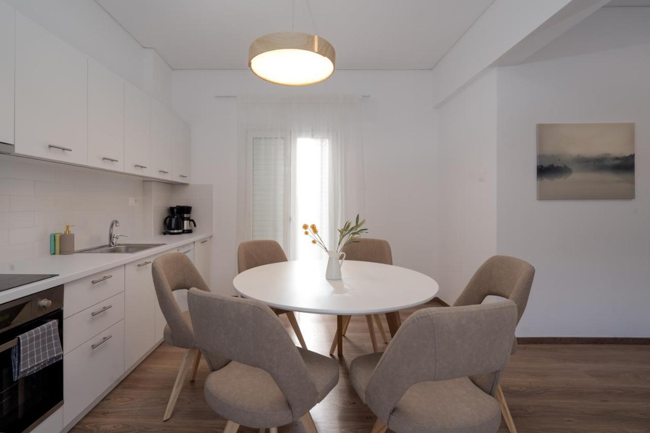 Appartamento Athens Hideout Apt, Big Rooftop With City View Esterno foto