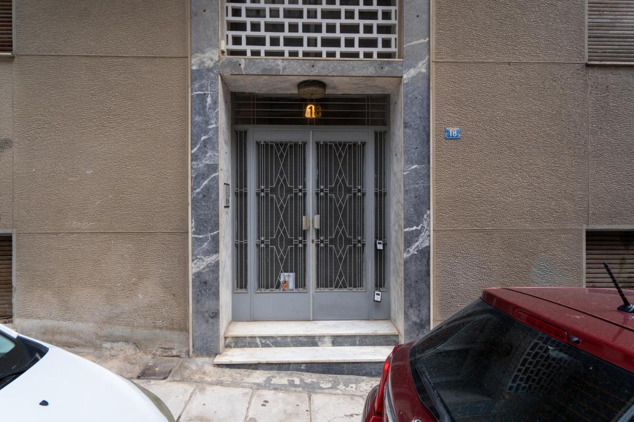 Appartamento Athens Hideout Apt, Big Rooftop With City View Esterno foto