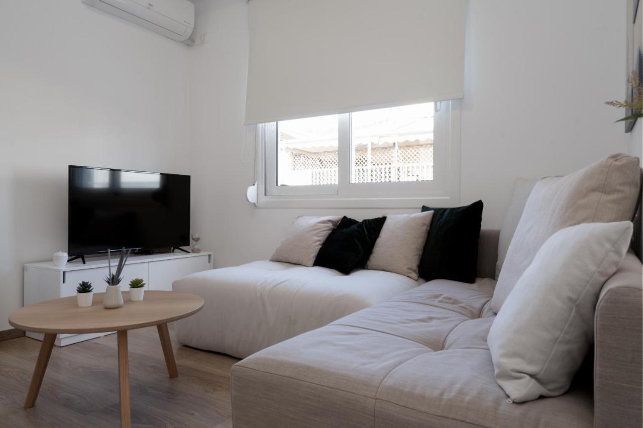 Appartamento Athens Hideout Apt, Big Rooftop With City View Esterno foto
